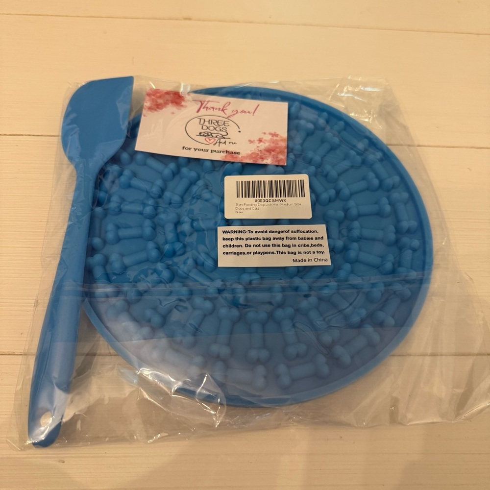 Suction Blue Lick Mat for Pets - Medium Size Slow Feeder for Dog